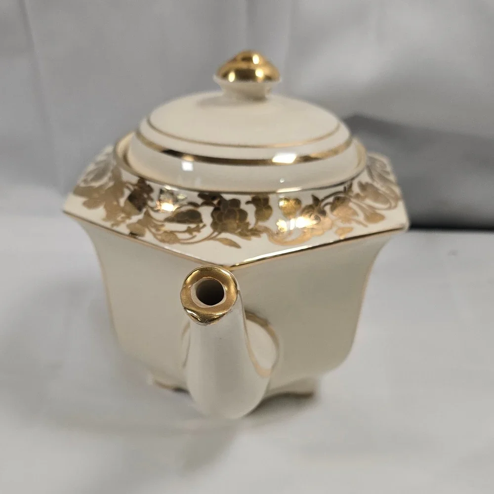 Sadler England Vintage Hexagonal‎ Teapot Cream and Gold Filigree 1484 7
